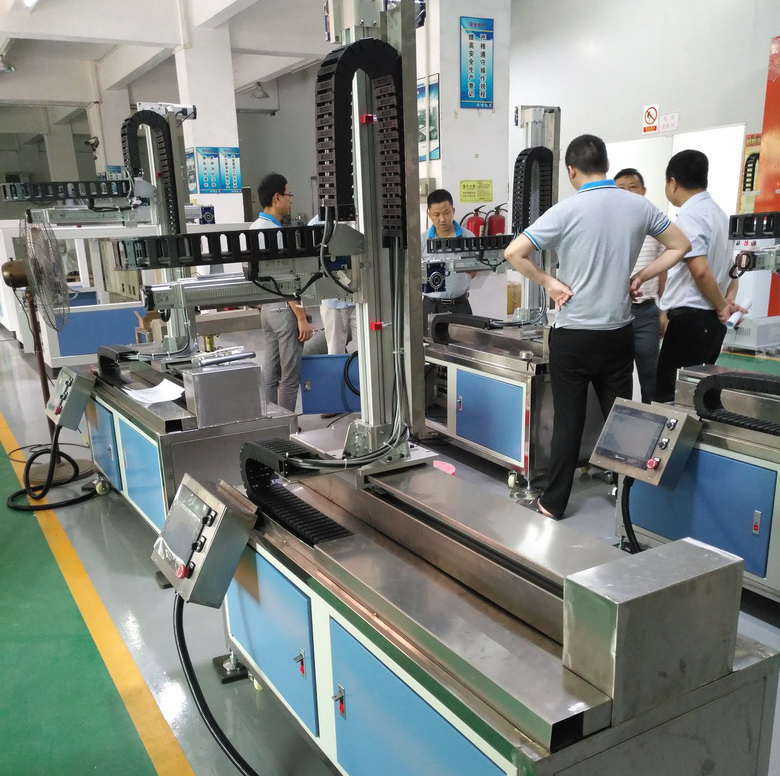 往（wǎng）複噴塗機2.jpg