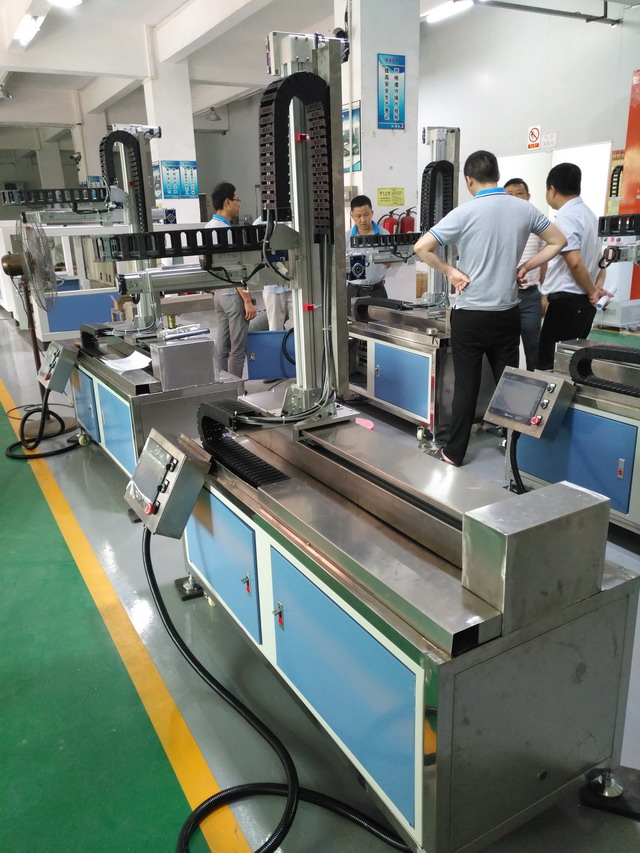 往複（fù）噴塗機2.jpg